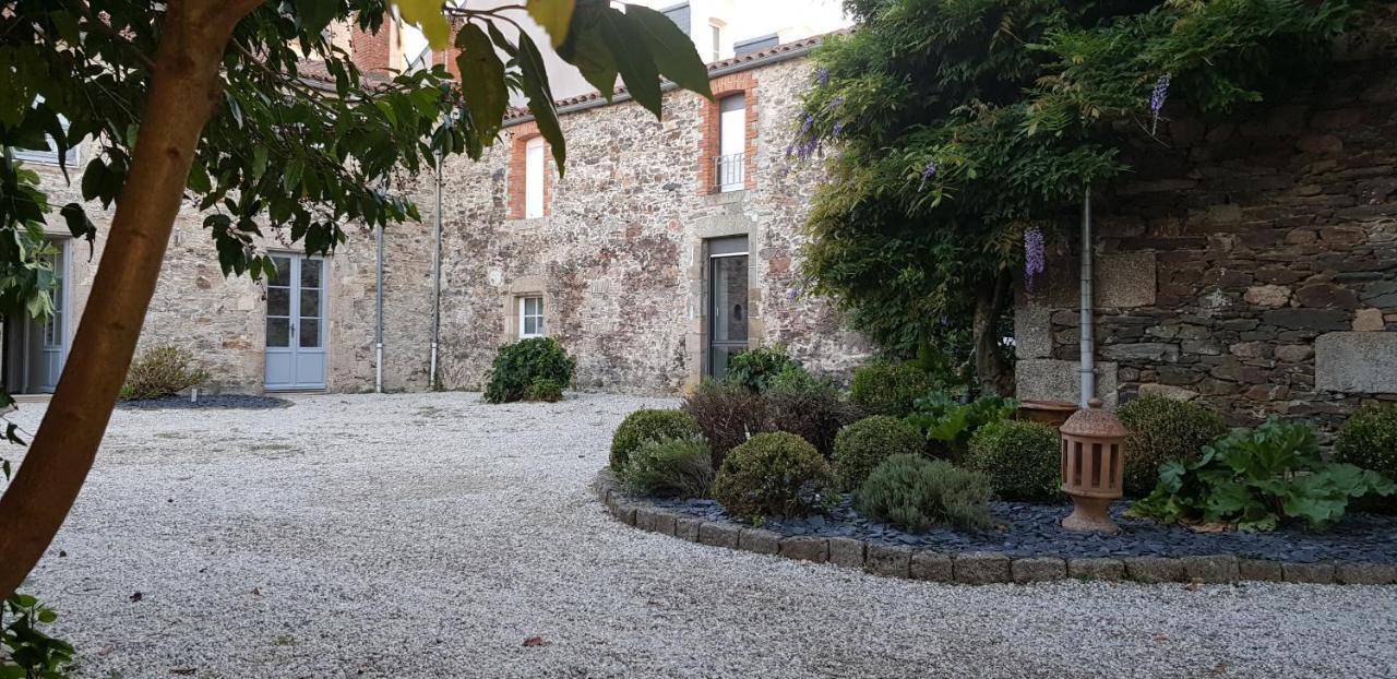Le Durivum Hotell Montaigu-Vendee Eksteriør bilde
