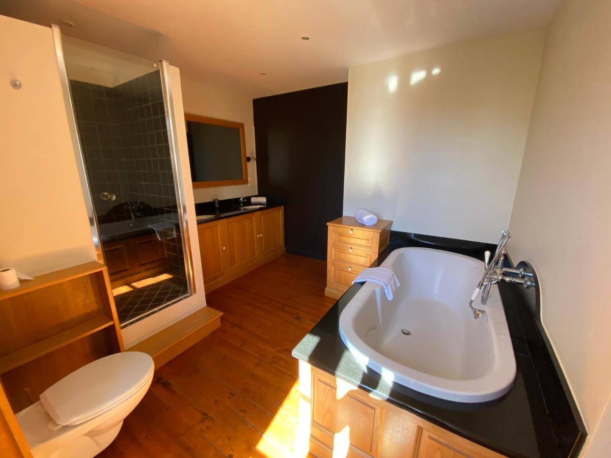 Le Durivum Hotell Montaigu-Vendee Eksteriør bilde